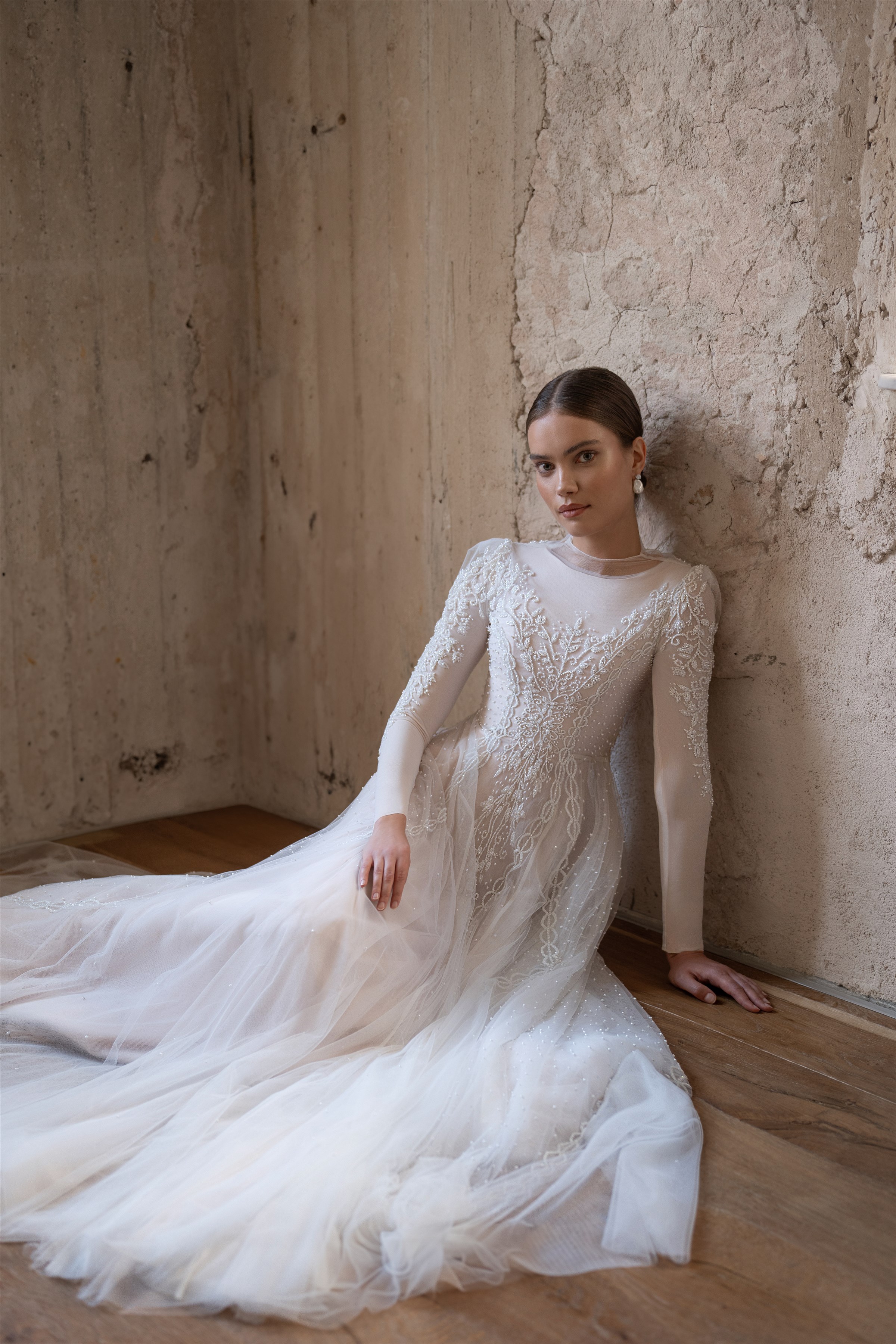 תחרה בלעדית, חרוזי איכות ופנינים: מבט אל חומרי היוקרה של עמליה